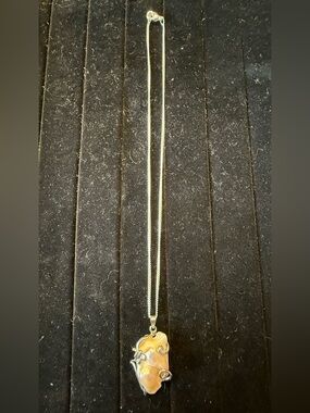 Vintage Natural Mother of Pearl pendant with 18k Gold frame & elegant necklace